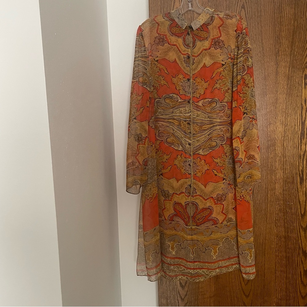 Dana Buchman sheer Japanese type kimono. 3/4 length. In floral/abstract pattern
